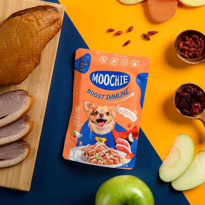 [ยกโหล 12 ซอง] Moochie อาหารเปียกสุนัข มูชี่ สูตร Complete&Balance Nutrition สารอาหารครบถ้วน ปราศจากธัญพืช ไมเ่ติมเกลือ สำหรับลูกสุนัขและสุนัขโต ขนาดซอง 85 กรัม(g.)